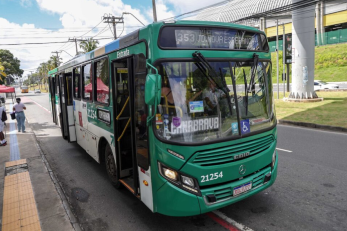 onibus salvador 2 Greve dos Rodoviários: Salvador ficará sem ônibus a partir desta sexta após impasse com empresários