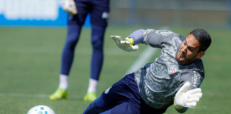 Após dois meses, goleiro Ronaldo treina normalmente pelo Bahia e faz defesa arrojada