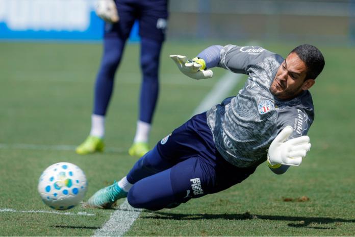 Após dois meses, goleiro Ronaldo treina normalmente pelo Bahia e faz defesa arrojada