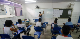 Prefeitura de Lauro de Freitas anuncia reajuste de 5,4% para professores da rede municipal