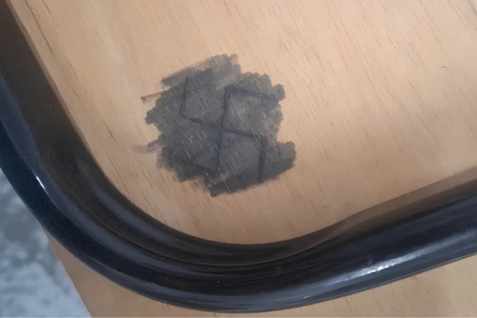 Suástica nazista é desenhada em sala da Escola de Música da UFBA
