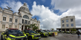 No Centro Histórico, Prefeitura entrega 112 novas viaturas para Transalvador e Semob