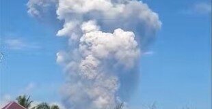 Erupção de vulcão na Indonésia nesta deixa mortos e feridos nesta sexta (8)