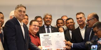 Sete municípios baianos recebem obras de infraestrutura e educação