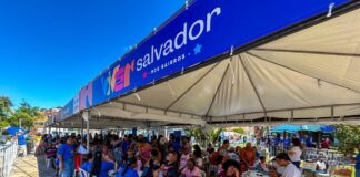 Viver Salvador nos Bairros supera 3 mil atendimentos e segue para nova edição nesta quarta (10) Viver Salvador nos Bairros supera 3 mil atendimentos e segue para nova edição nesta quarta (10)