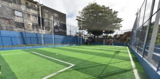 Prefeitura entrega arena de grama sintética em Cajazeiras XI