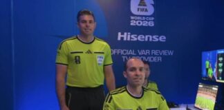 Vídeo: Árbitro faz suposto gesto supremacista durante partida da Copa do Mundo Vídeo: Árbitro faz gesto supremacista durante partida da Copa do Mundo