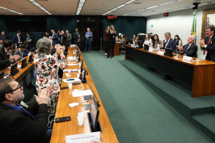 ccj camara deputados PEC da redução da maioridade penal: saiba como cada deputado baiano votou na CCJ