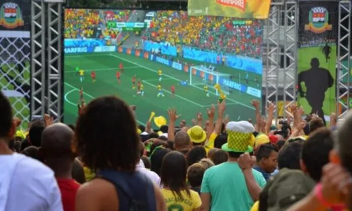 Saiba onde assistir os jogos do Brasil com telões e shows gratuitos em Salvador