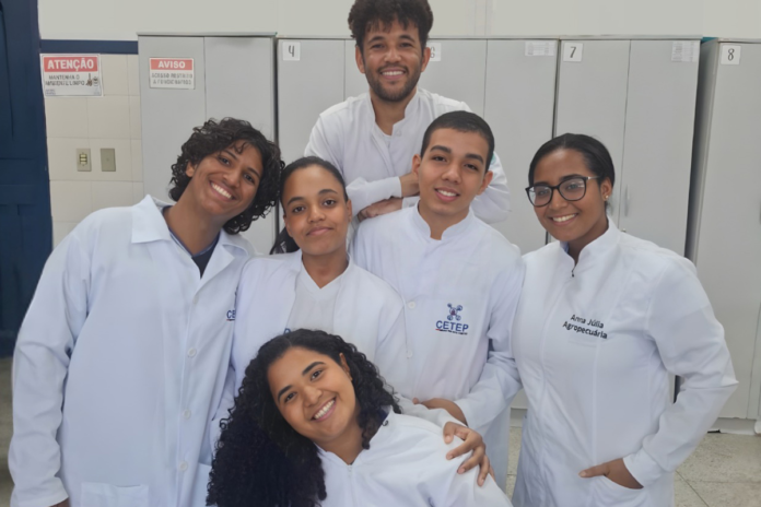 estudantes baianos pesquisa Estudantes baianos de Ipiaú desenvolvem inseticida ecológico, utilizando pimenta e alho