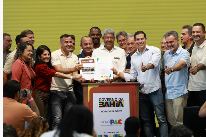 Governo anuncia pacote bilionário de investimentos aos municípios baianos