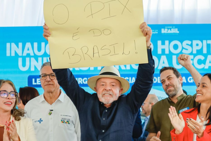 lula cartaz pix brasil Em medida contra ataques dos EUA, governo registra marca PIX como "alto renome" no INPI
