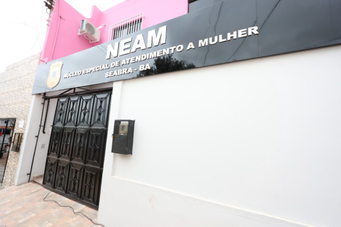 No combate à violência contra mulher, governo entrega unidade do NEAM em Seabra