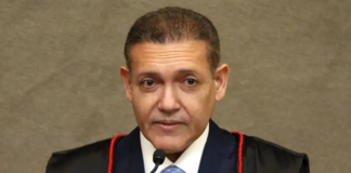 Presidente do TSE rejeita ação de aliados de Lula contra exibição do filme Dark Horse, sobre Bolsonaro