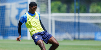 Ruan Pablo volta aos trabalhos no CT do Bahia após meses de recuperação; assista