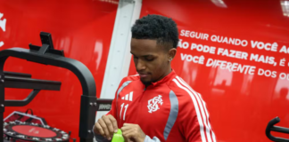 Após lesão durante as férias, Inter e Bahia decidem futuro do atacante Kayky após acordo